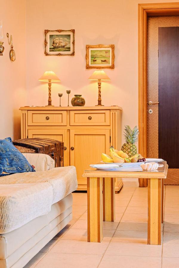 Villa Mariellie Néa Péramos Εξωτερικό φωτογραφία